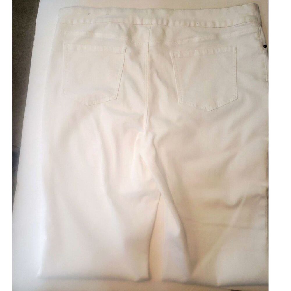 Chico’s White Pull-On Slim Boot 5 Pocket Pants Size 18R - Picture 3 of 7